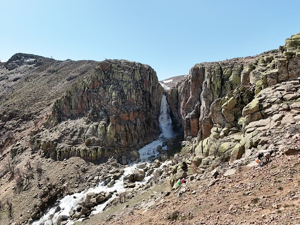 Foto - Karlar eridi Çır Şelalesi coştu