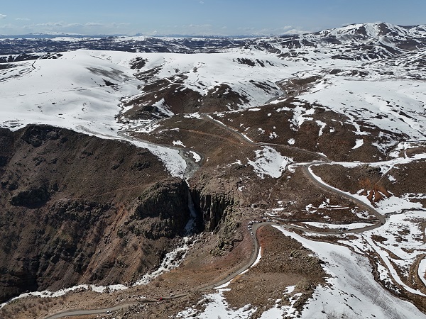 Foto - Karlar eridi Çır Şelalesi coştu