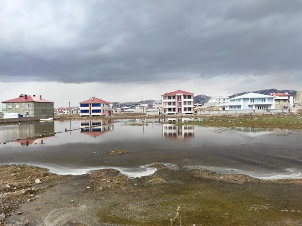 Foto - Karlar eridi! Koskoca ova, göle döndü