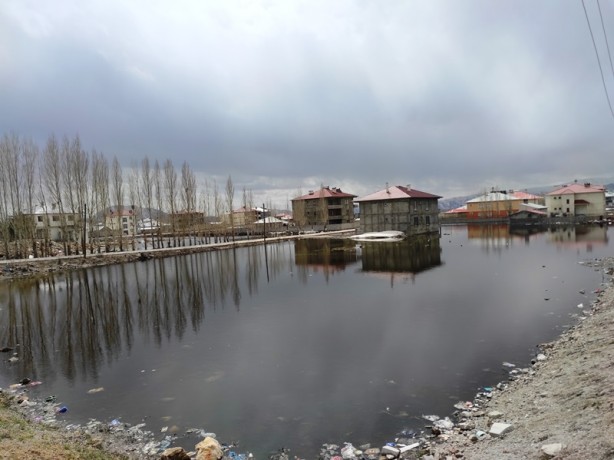 Foto - Karlar eridi! Koskoca ova, göle döndü