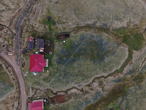 Foto - Karlar eridi Mor Yayla, maviye büründü