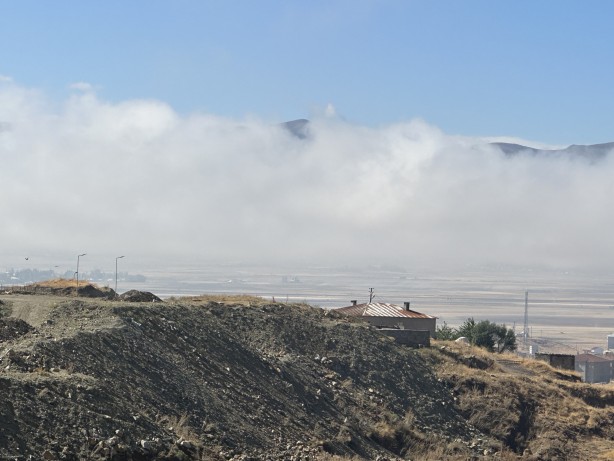 Foto - Karlı dağlarla bulutlar bütünleşti! Manzarayı gören hayran kaldı