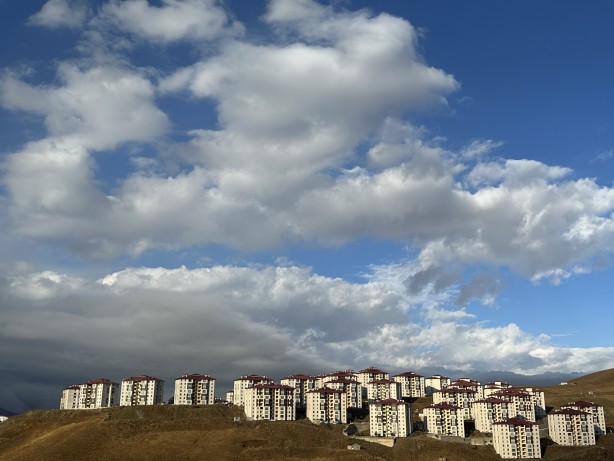 Foto - Karlı dağlarla bulutlar bütünleşti! Manzarayı gören hayran kaldı