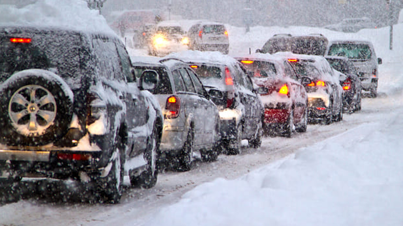 Foto - Karlı ve buzlu yollarda araç kullanma rehberi! Güvenli yolculuk için hayat kurtaran öneriler!