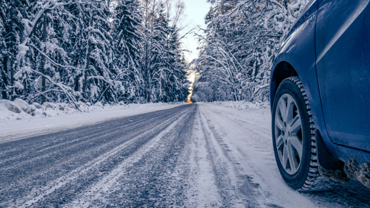 Foto - Karlı ve buzlu yollarda araç kullanma rehberi! Güvenli yolculuk için hayat kurtaran öneriler!
