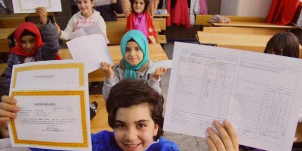 Foto - Karneler nasıl alınacak? Karne notlarını nereden görebilirim?