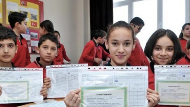 Foto - Karneler ne zaman alınacak? Takdir ve teşekkür belgesi nasıl hesaplanır? Kaç puanla alınır?