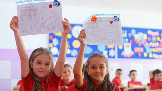 Foto - Karneler ne zaman alınacak? Takdir ve teşekkür belgesi nasıl hesaplanır? Kaç puanla alınır?