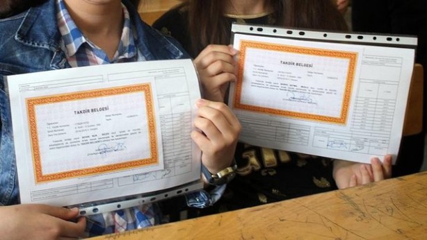 Foto - Karneler ne zaman alınacak? Takdir ve teşekkür belgesi nasıl hesaplanır? Kaç puanla alınır?