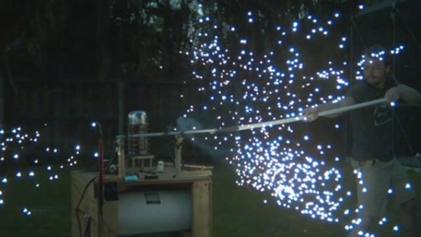 Foto - Karpuza 20 bin volt elektrik verdi! İşte sonuç...