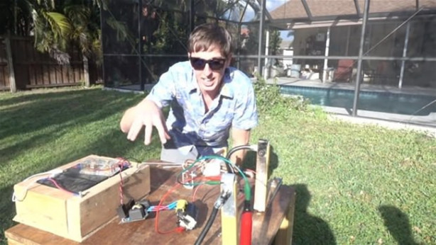 Foto - Karpuza 20 bin volt elektrik verdi! İşte sonuç...