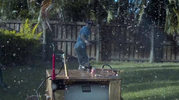 Foto - Karpuza 20 bin volt elektrik verdi! İşte sonuç...