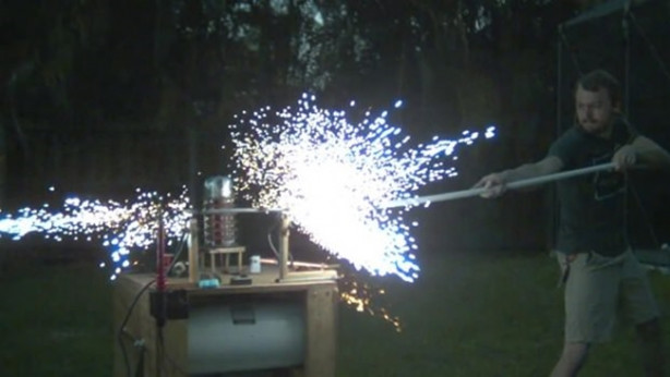 Foto - Karpuza 20 bin volt elektrik verdi! İşte sonuç...