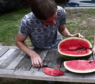 Foto - Karpuzun içine alüminyum dökülürse...