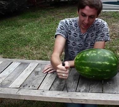 Foto - Karpuzun içine alüminyum dökülürse...