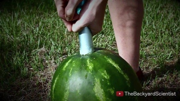 Foto - Karpuzun içine erimiş alüminyum dökülürse...