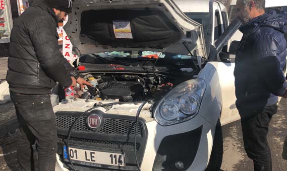 Foto - Kars eksi 26 dereceyi gördü! Caddede bunu yaptılar