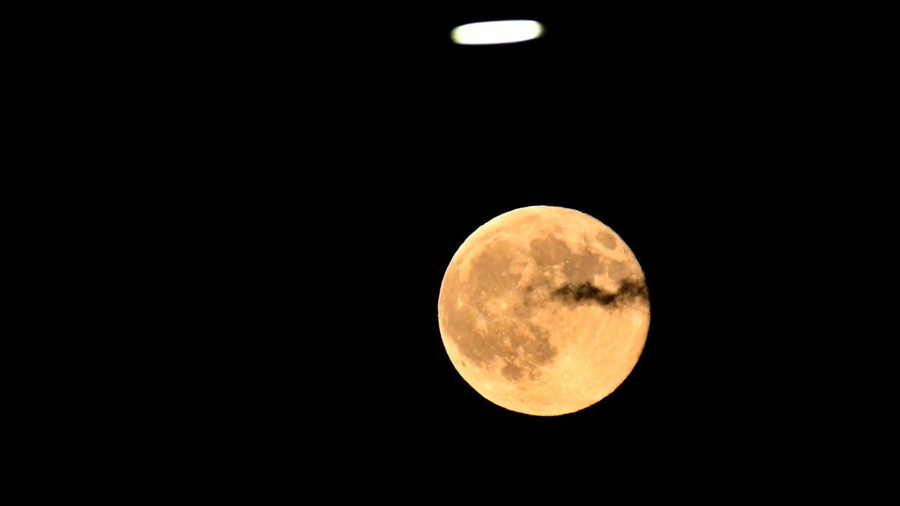 Kars semalarında ışık şöleni! Dolunay geceyi gündüze çevirdi