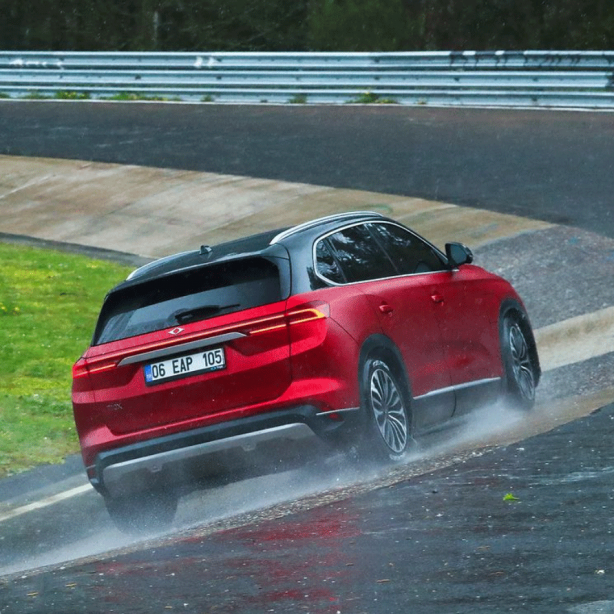 Foto - Karşı çıktığı Togg, Koç’u kara kara düşündürmeye başladı! Zirve el değiştirmek üzere 