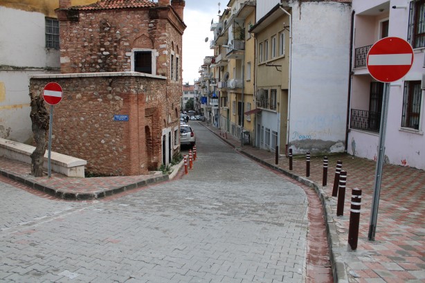 Foto - Karşılıklı tek yön çıkmaz sokak sürücüleri isyan ettirdi!