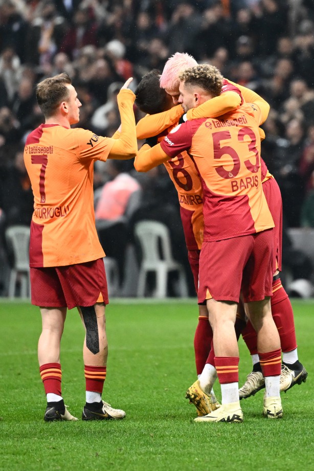 Foto - Karşımıza yine onlar çıktı diyecekler! Beşiktaş çok istiyordu! Galatasaray dünya yıldızını getiriyor... 