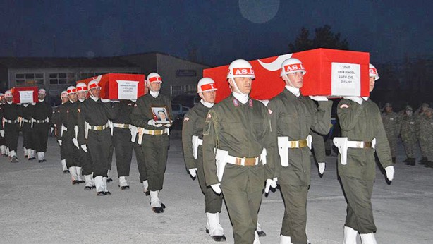 Foto - Karşımızdaki "bir avuç terörist" değil: Her seferinde başa dönüyoruz... Yeminli düşmanlar