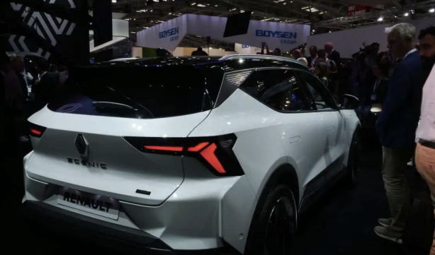 Foto - Karşınızda 2024 yılının otomobili: "Scenıc E-Tech Yüzde 100 Elektrikli" Rekor menzile sahip! İşler kızışıyor! 