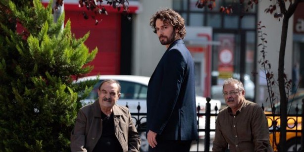 Foto - Karşısında EDHO tutunamadı, Masumlar Apartmanı'ndan reyting rekoru