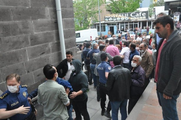 Kars'ta dolmuşçulardan 'kayyım' sloganları