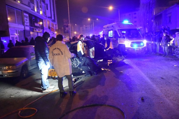 Foto - Kars’ta feci kaza! Bahçe duvarı 4 can aldı