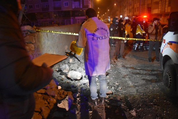 Foto - Kars’ta feci kaza! Bahçe duvarı 4 can aldı