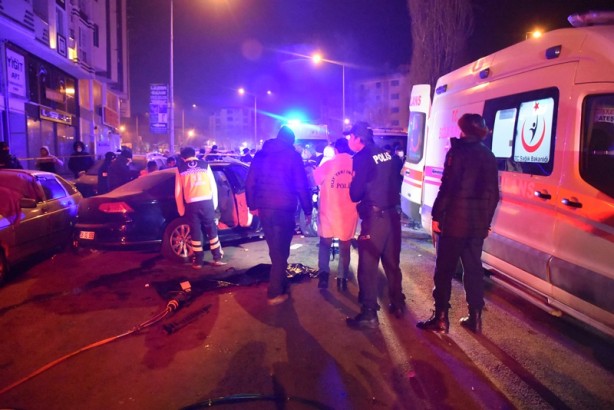 Foto - Kars’ta feci kaza! Bahçe duvarı 4 can aldı