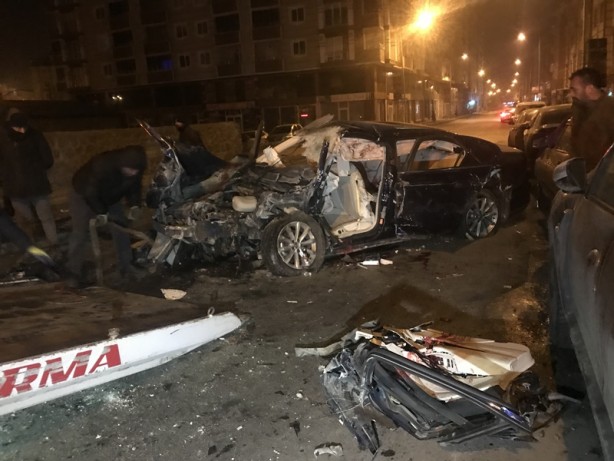 Foto - Kars’ta feci kaza! Bahçe duvarı 4 can aldı