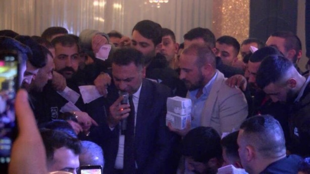 Foto - Kars’ta görülmemiş düğün! Milyonlar havada uçuştu