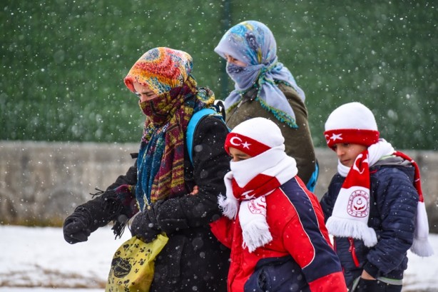 Kars'ta kar yağışı