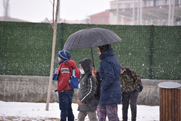 Foto - Kars'ta kar yağışı