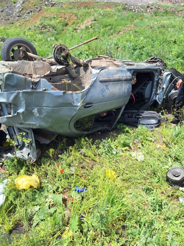 Foto - Kars’ta trafik kazası 1’i ağır 2 yaralı