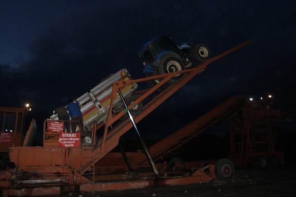 Foto - Kars’ta yoğun mesai! Gece gündüz çalışıyorlar