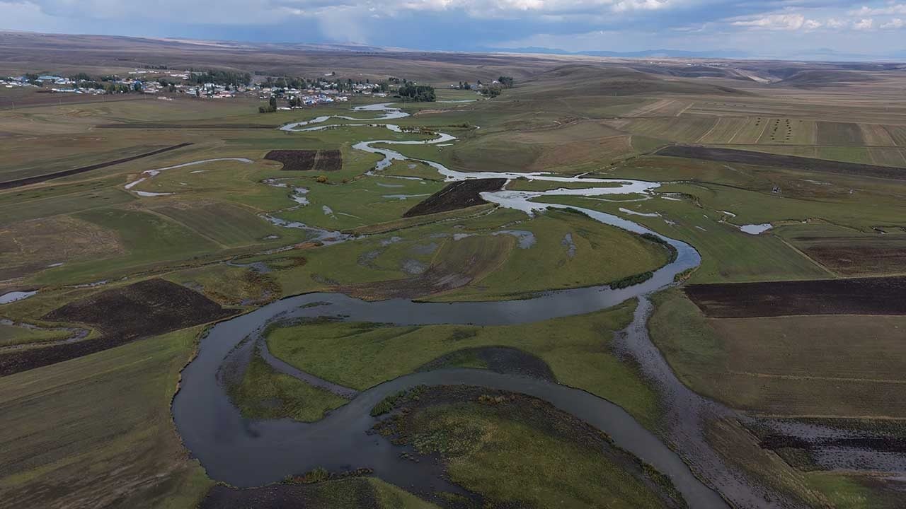 Foto - Kars'tan Hazar'a uzanan muazzam yolculuk! Arpaçay menderesleri havadan görüntülendi!