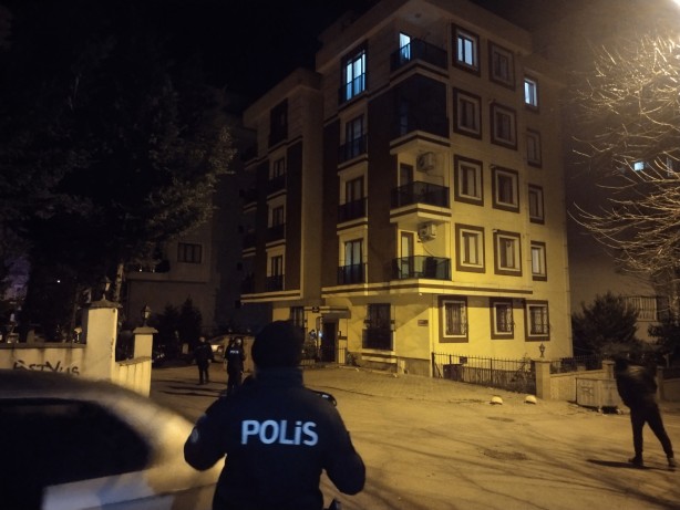 Foto - Kartal'da akli dengesi bozuk adam annesi ve erkek kardeşini rehin aldı