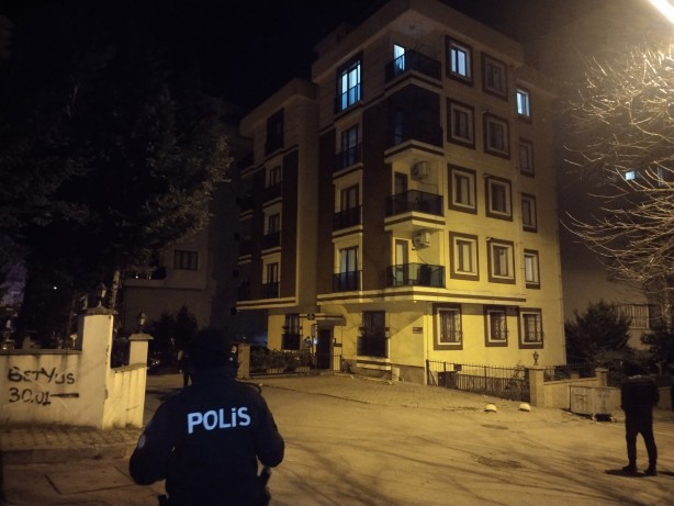 Foto - Kartal'da akli dengesi bozuk adam annesi ve erkek kardeşini rehin aldı