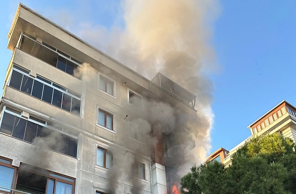 Kartal'da panik anları: 1 kişi öldü