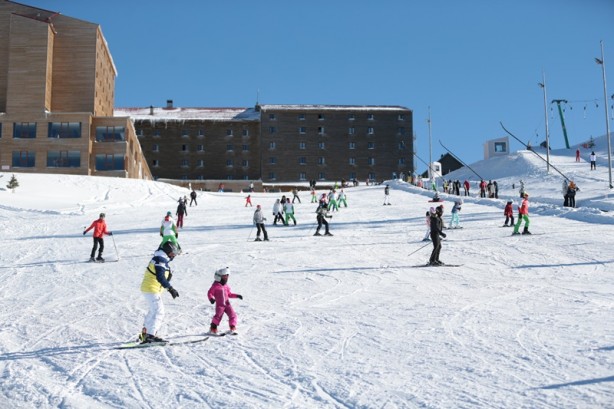 Foto - Kartalkaya'da kar kalınlığı 2 metreye yaklaştı
