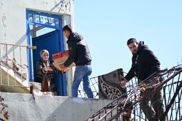 Foto - Kartepe Belediyesi Defne'de yaraları sarıyor