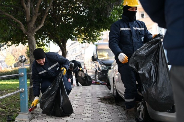 Foto - Kartepe Belediyesi Defne'de yaraları sarıyor