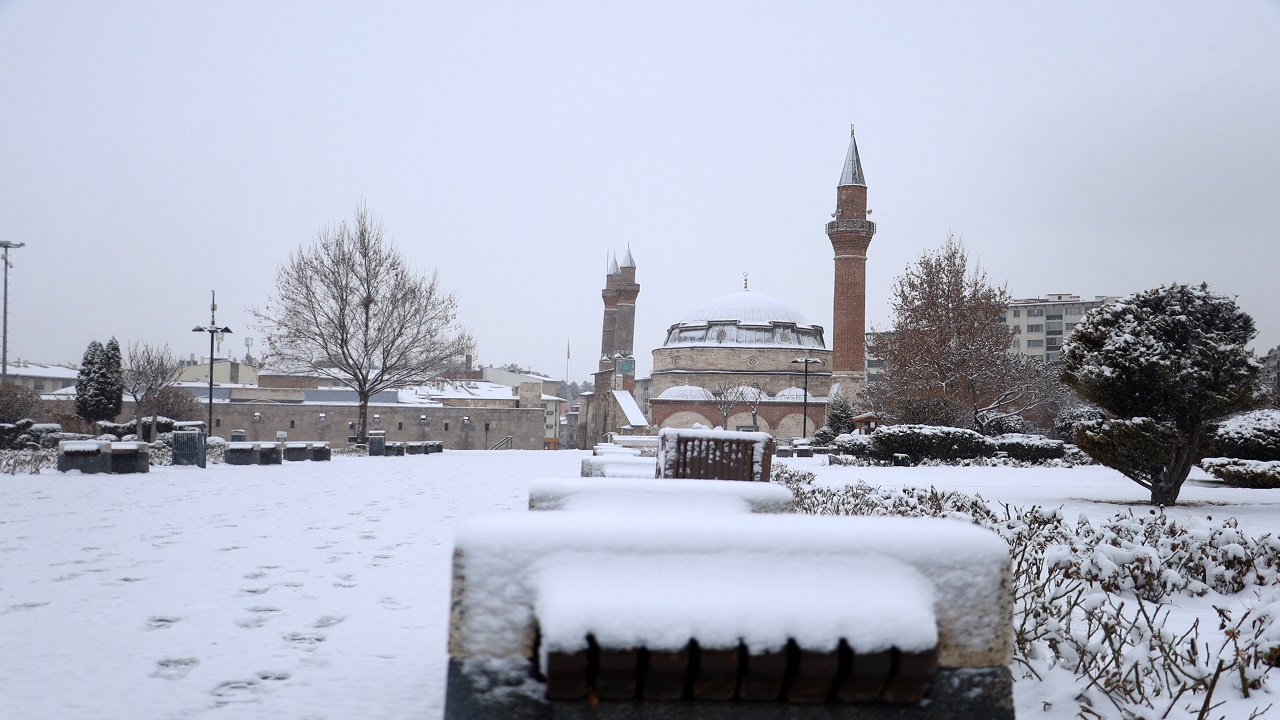 Kartpostallık görüntü! O ilimiz beyaz gelinliğini giydi