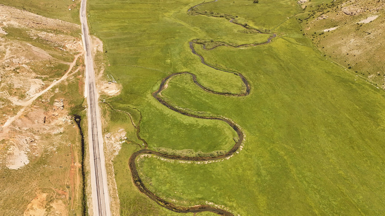 Kartpostallık güzellik! Yeşillerin kalbinde kıvrılan bir masal