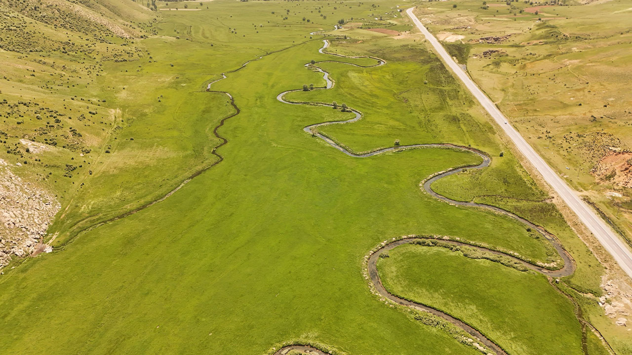Foto - Kartpostallık güzellik! Yeşillerin kalbinde kıvrılan bir masal