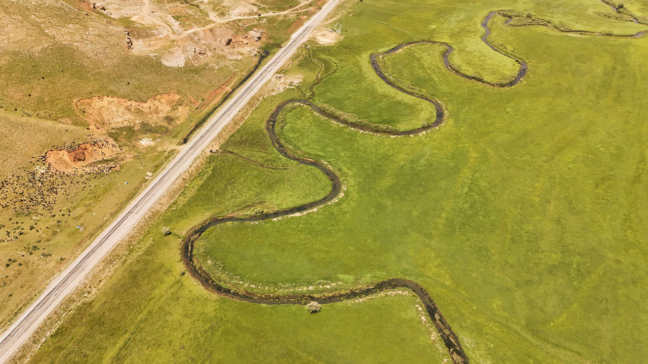 Foto - Kartpostallık güzellik! Yeşillerin kalbinde kıvrılan bir masal
