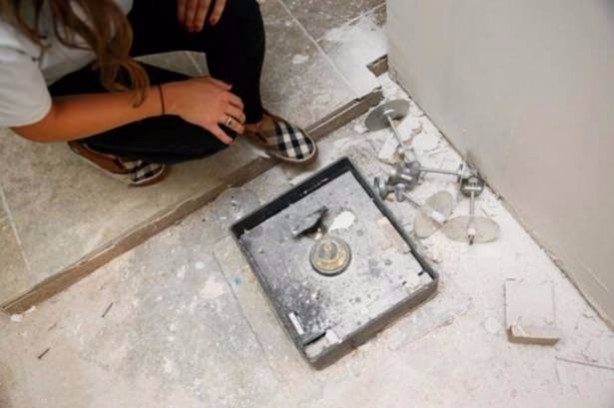 Foto - Kasanın içinden çıkanlar herkesi hayrete düşürdü!